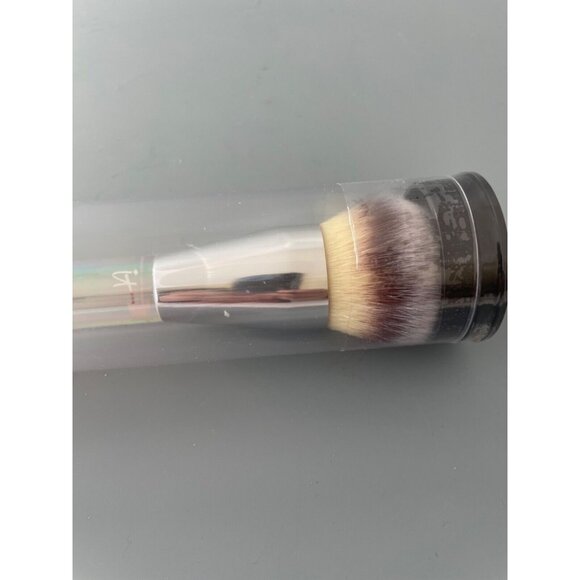 New NIP it Cosmetics Complexion Perfection Foundation Globe Brush Clear Handle - Picture 4 of 4